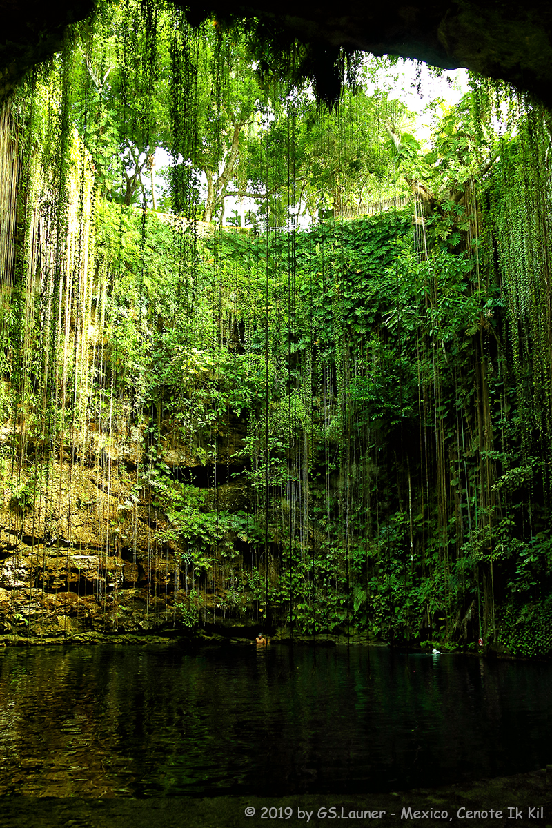 Cenote Ik Kil, Mexico